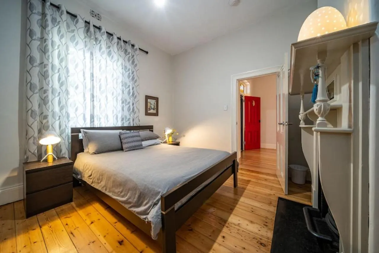Vogue On Victoria Forestville Wayville Holiday home